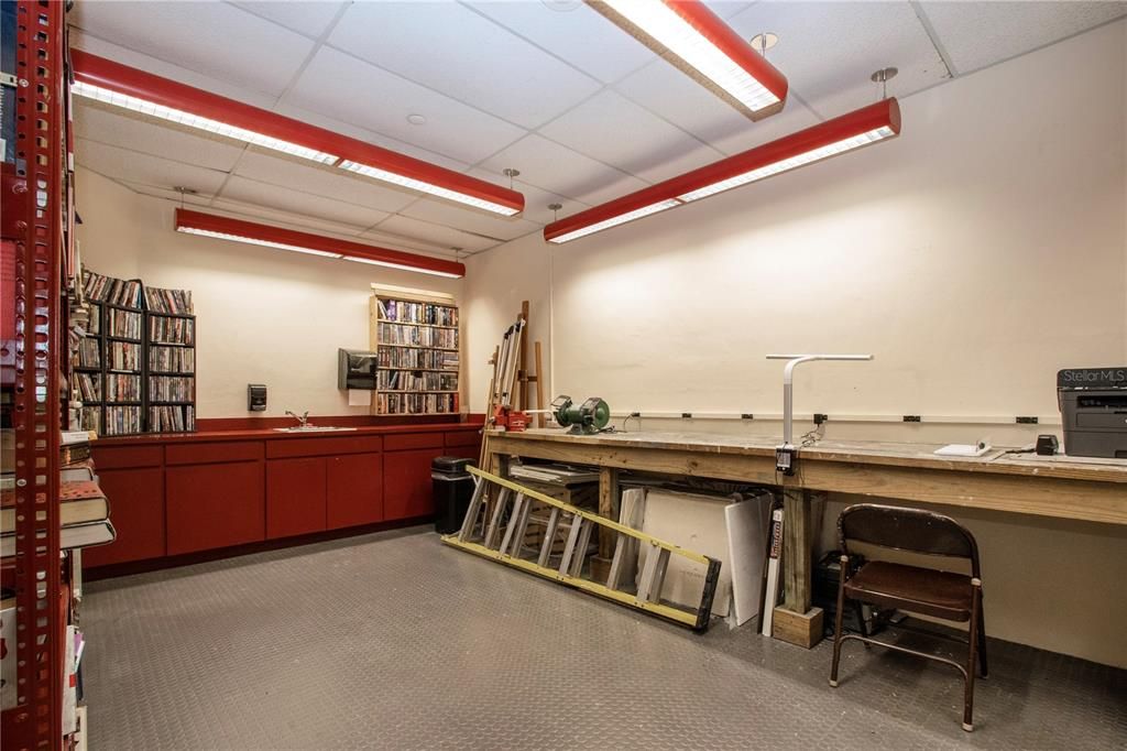 For Sale: $1,595,000 (2 beds, 2 baths, 1598 Square Feet)