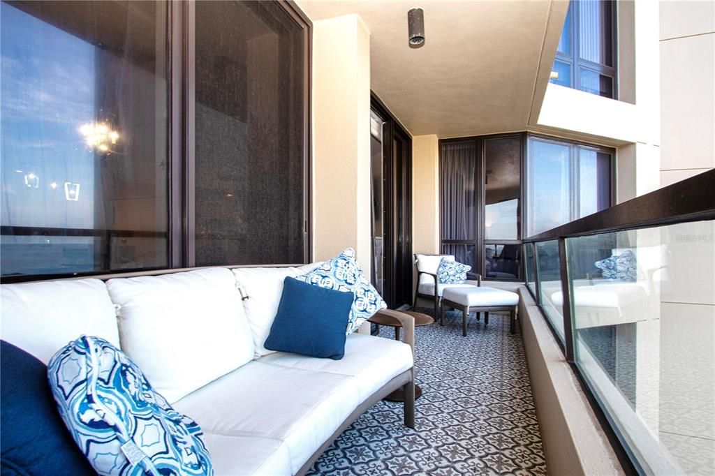 For Sale: $1,595,000 (2 beds, 2 baths, 1598 Square Feet)