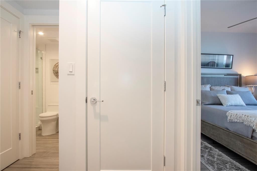 For Sale: $1,595,000 (2 beds, 2 baths, 1598 Square Feet)