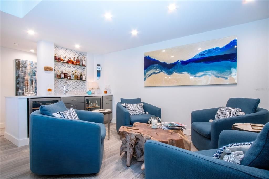 For Sale: $1,595,000 (2 beds, 2 baths, 1598 Square Feet)