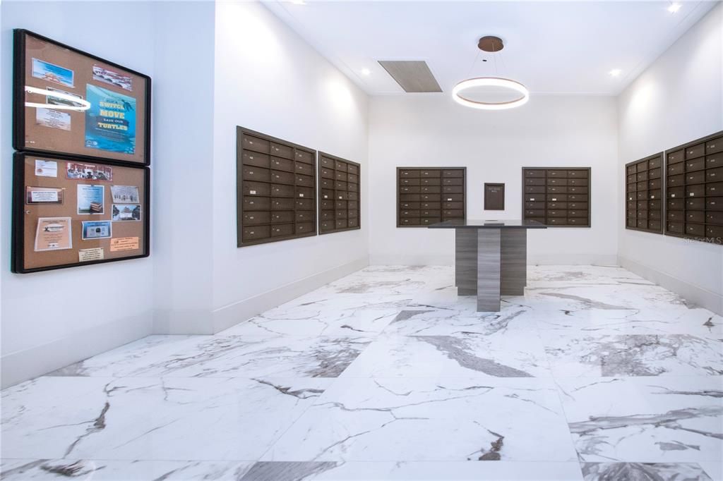 For Sale: $1,595,000 (2 beds, 2 baths, 1598 Square Feet)