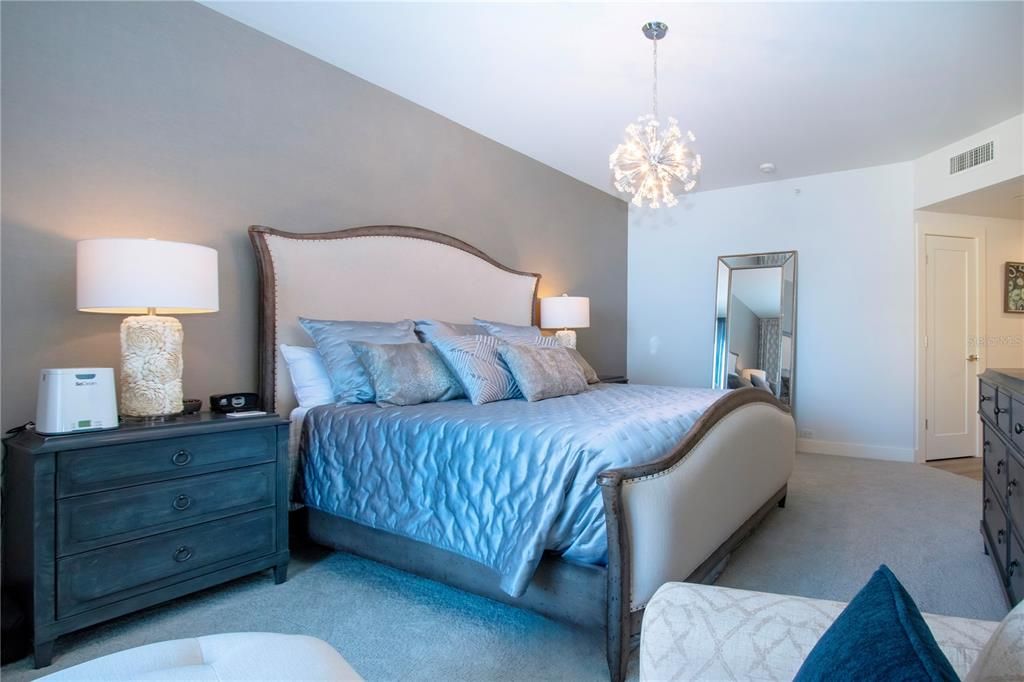 For Sale: $1,595,000 (2 beds, 2 baths, 1598 Square Feet)