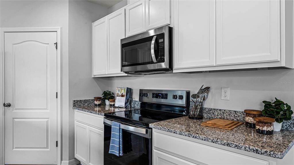 Active With Contract: $344,990 (4 beds, 2 baths, 1665 Square Feet)