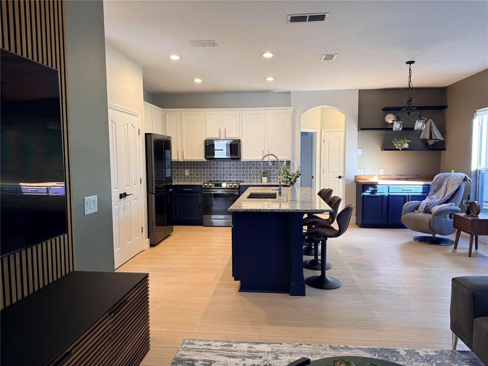 На продажу: $475,000 (4 спален, 3 ванн, 2567 Квадратных фут)