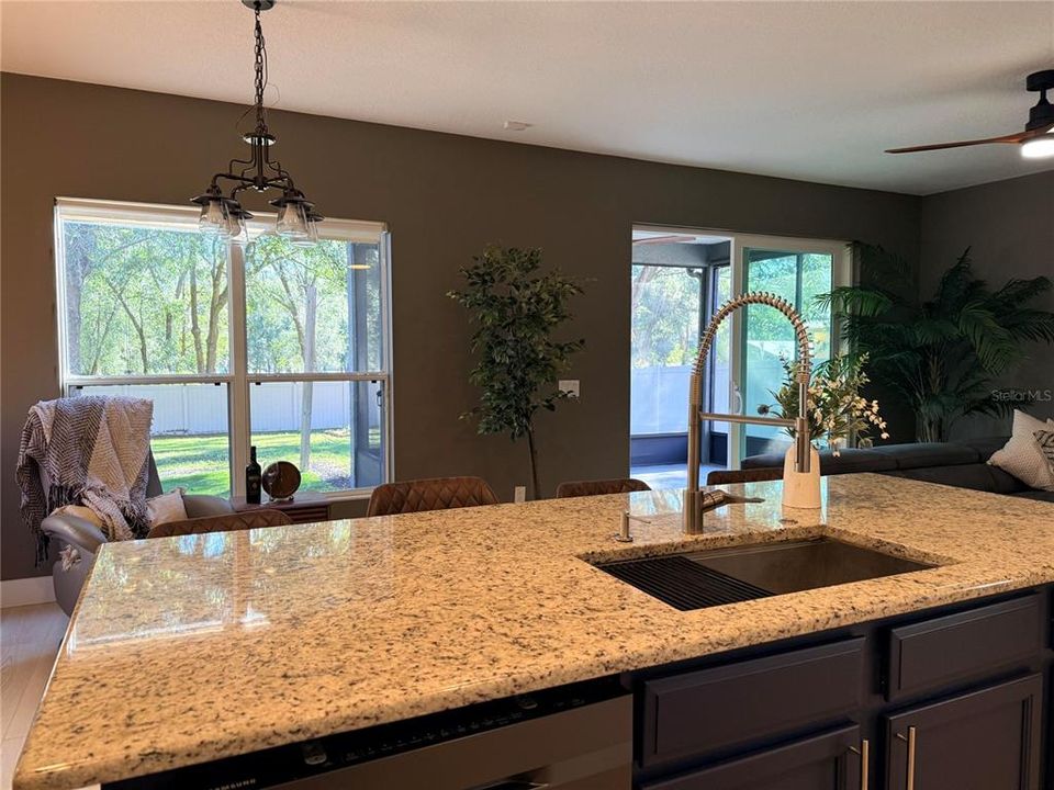 На продажу: $475,000 (4 спален, 3 ванн, 2567 Квадратных фут)