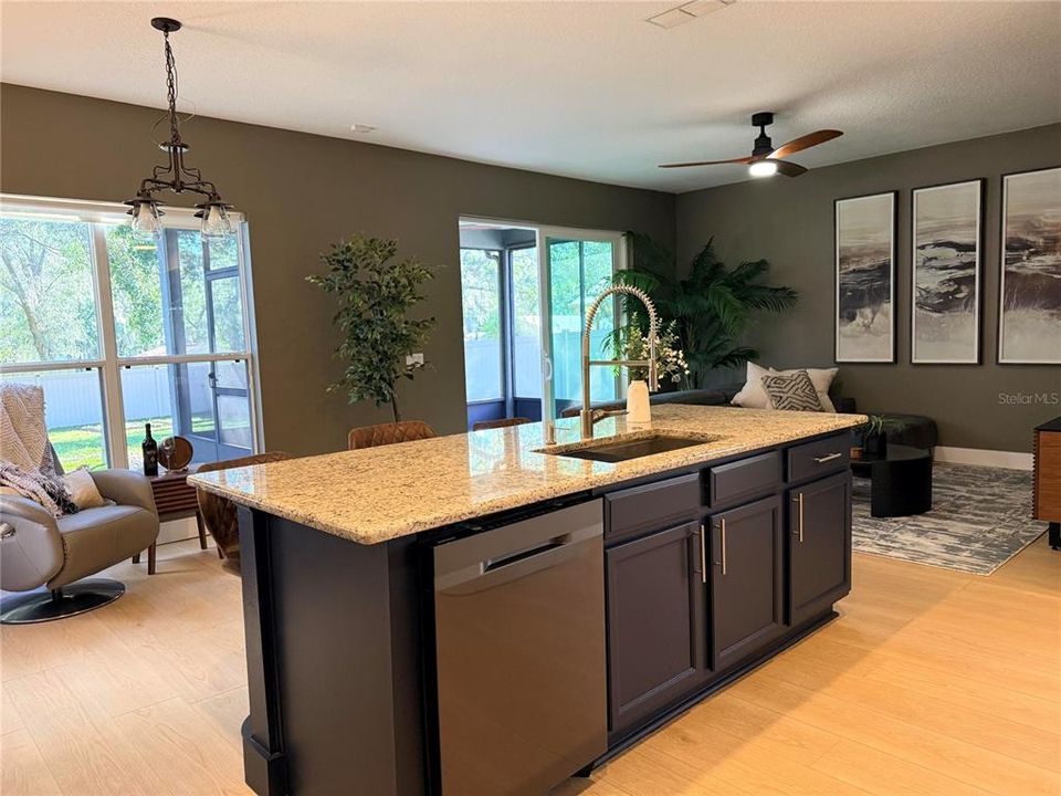 На продажу: $475,000 (4 спален, 3 ванн, 2567 Квадратных фут)