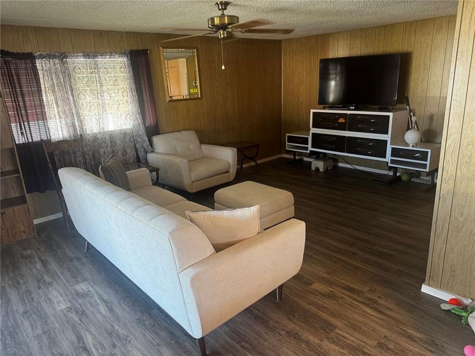 En Venta: $59,900 (2 camas, 2 baños, 1128 Pies cuadrados)