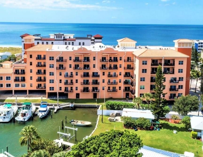 For Sale: $628,000 (2 beds, 2 baths, 973 Square Feet)