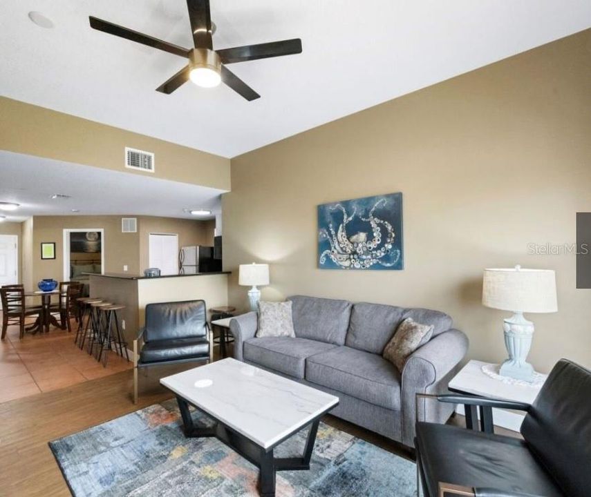 For Sale: $628,000 (2 beds, 2 baths, 973 Square Feet)