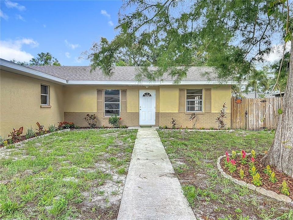 Active With Contract: $344,000 (4 beds, 2 baths, 1258 Square Feet)