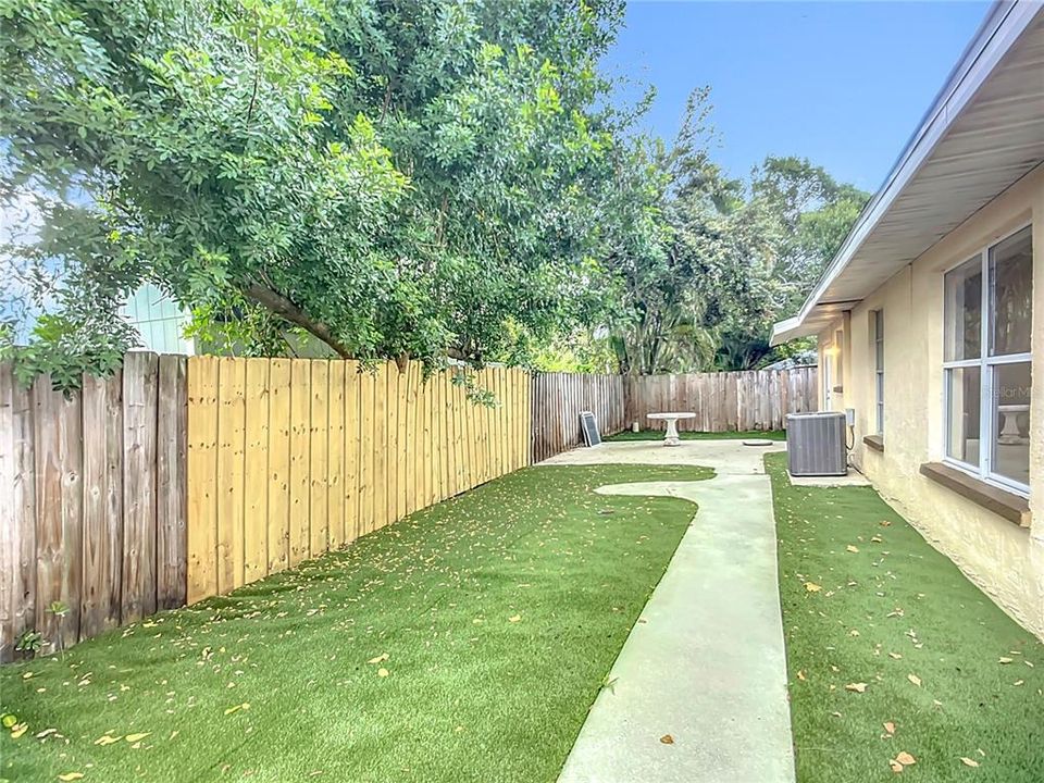 Active With Contract: $344,000 (4 beds, 2 baths, 1258 Square Feet)