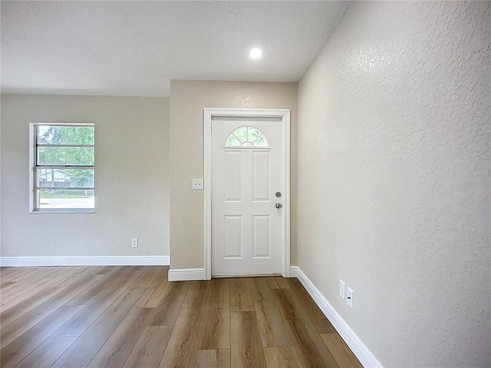 Active With Contract: $344,000 (4 beds, 2 baths, 1258 Square Feet)