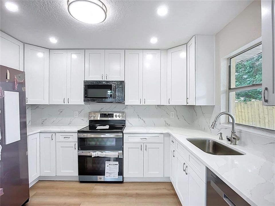 Active With Contract: $344,000 (4 beds, 2 baths, 1258 Square Feet)