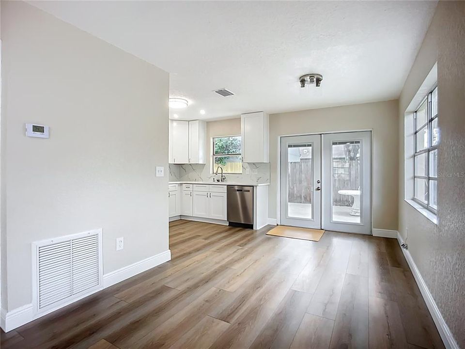 Active With Contract: $344,000 (4 beds, 2 baths, 1258 Square Feet)