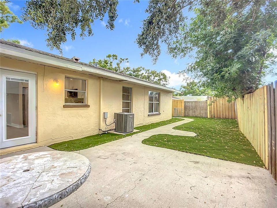 Active With Contract: $344,000 (4 beds, 2 baths, 1258 Square Feet)