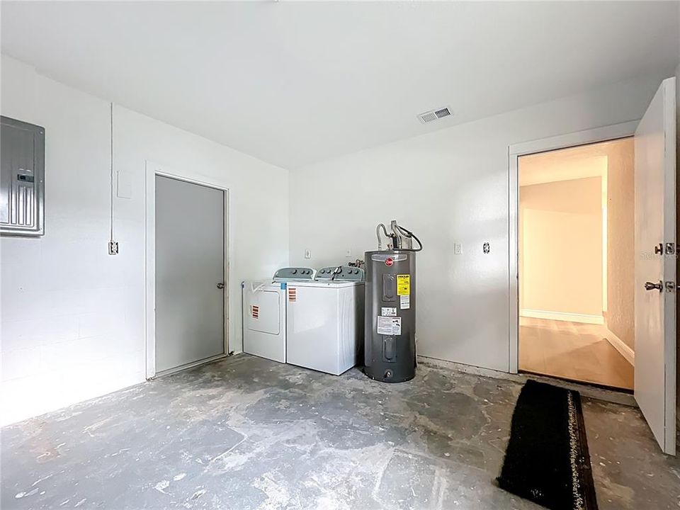 Active With Contract: $344,000 (4 beds, 2 baths, 1258 Square Feet)