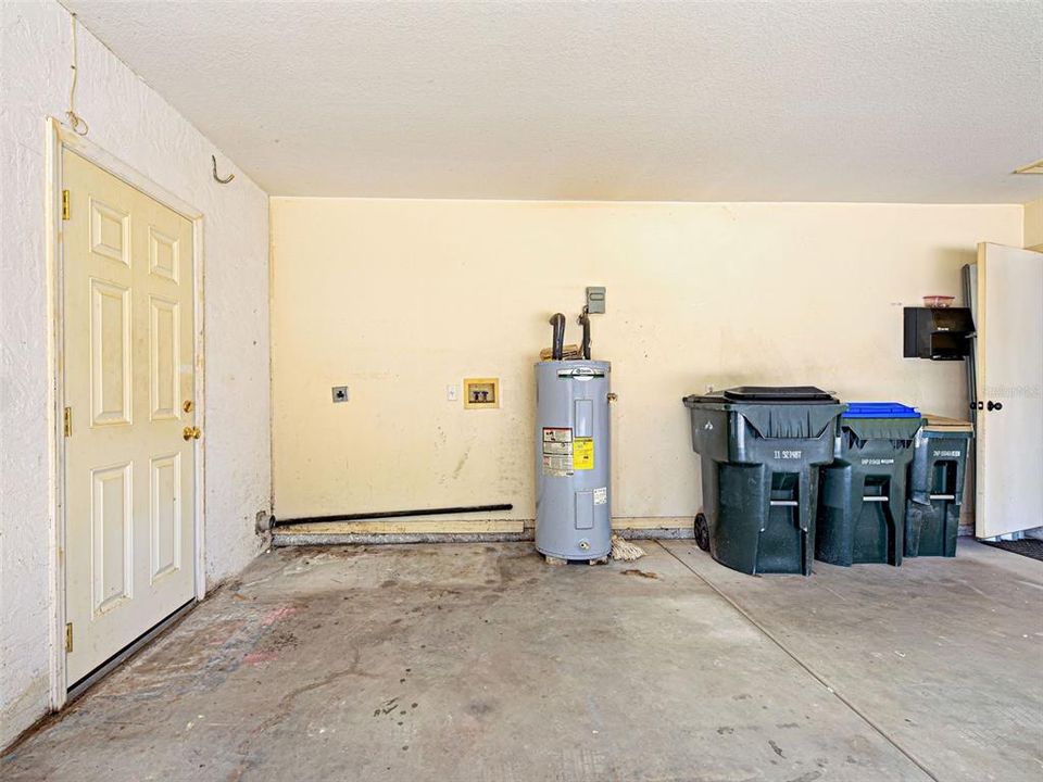 На продажу: $245,000 (3 спален, 2 ванн, 1201 Квадратных фут)