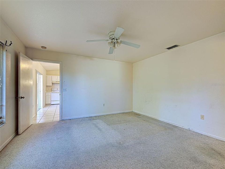 На продажу: $245,000 (3 спален, 2 ванн, 1201 Квадратных фут)