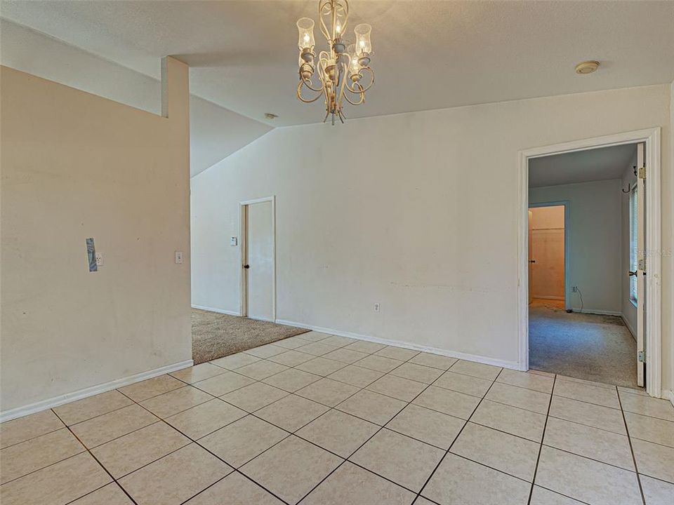 На продажу: $245,000 (3 спален, 2 ванн, 1201 Квадратных фут)