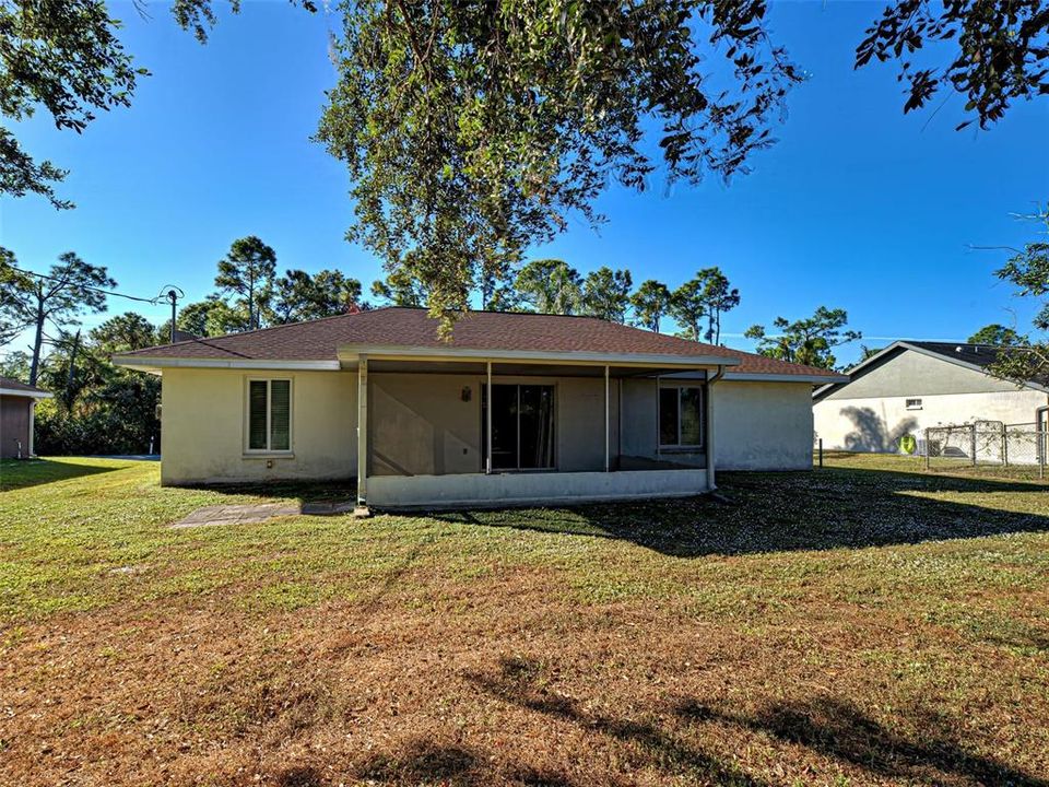 На продажу: $245,000 (3 спален, 2 ванн, 1201 Квадратных фут)