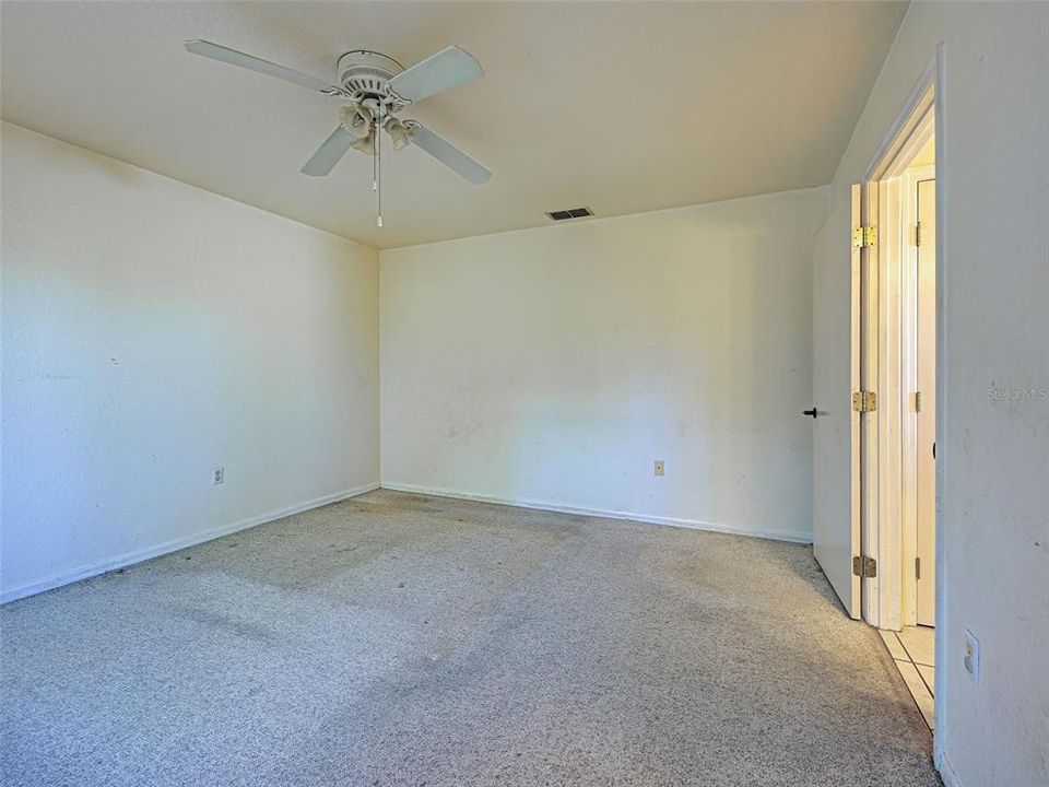 На продажу: $245,000 (3 спален, 2 ванн, 1201 Квадратных фут)