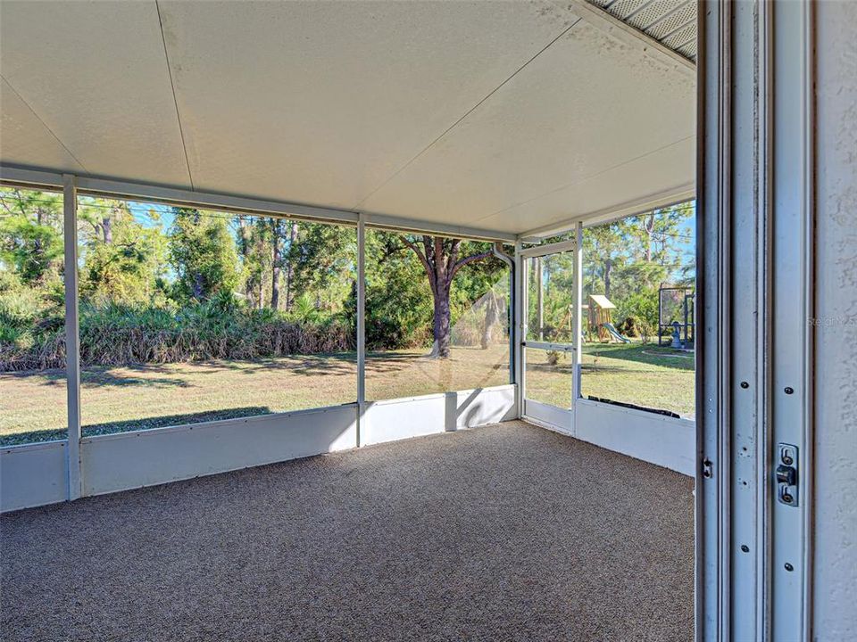 На продажу: $245,000 (3 спален, 2 ванн, 1201 Квадратных фут)