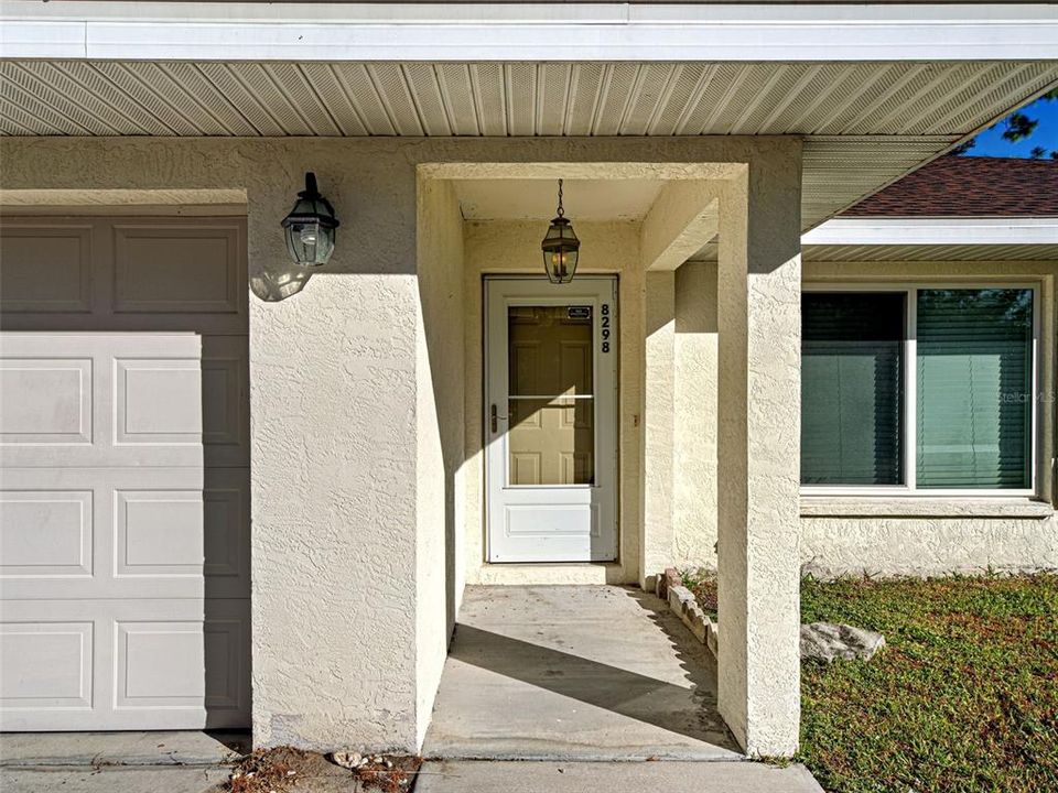 На продажу: $245,000 (3 спален, 2 ванн, 1201 Квадратных фут)