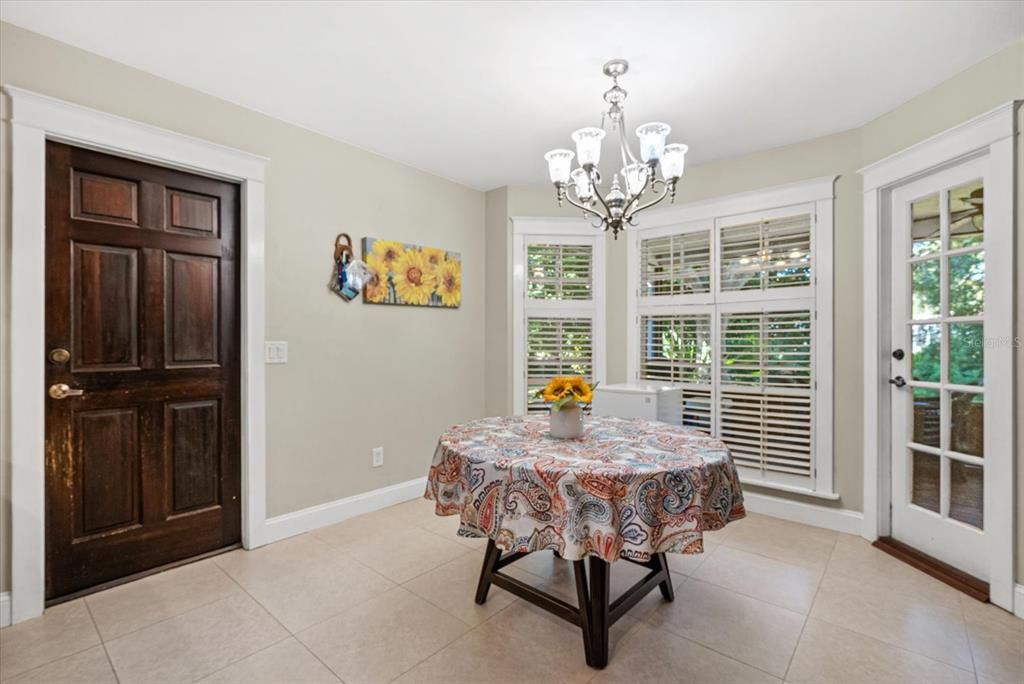 待售: $615,000 (4 贝兹, 2 浴室, 2502 平方英尺)