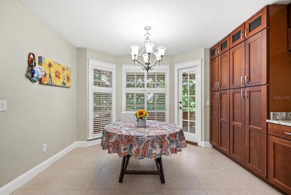 待售: $615,000 (4 贝兹, 2 浴室, 2502 平方英尺)