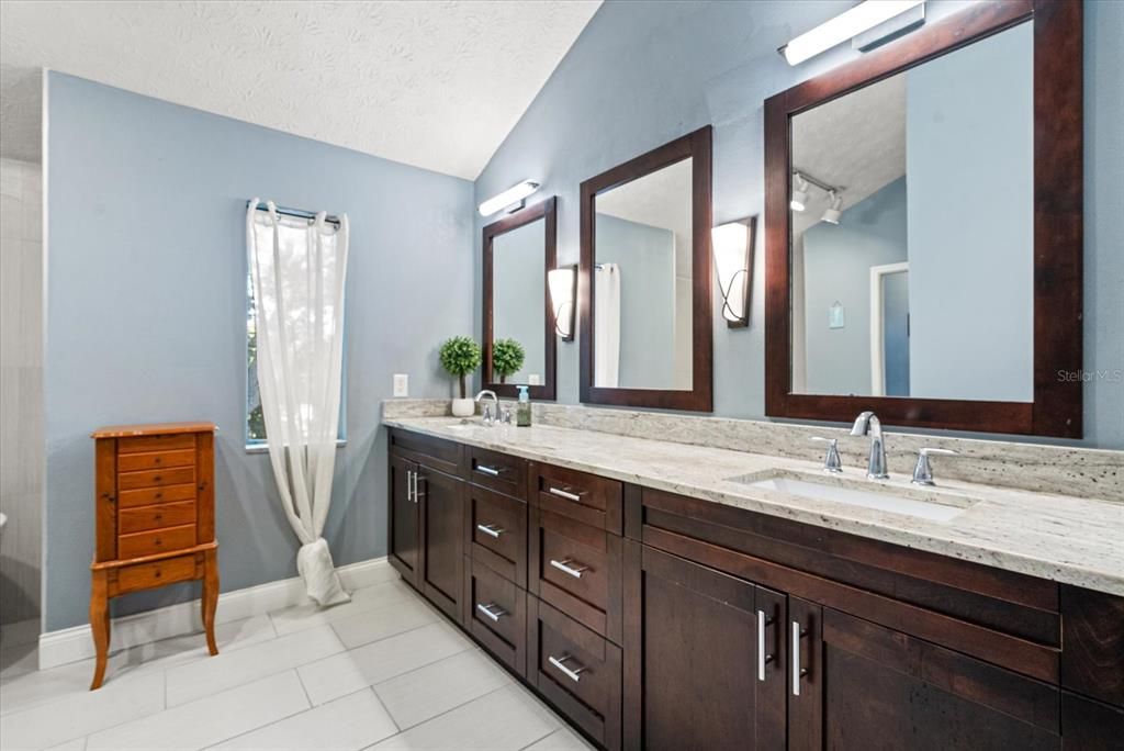 待售: $615,000 (4 贝兹, 2 浴室, 2502 平方英尺)