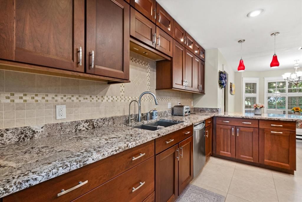 待售: $615,000 (4 贝兹, 2 浴室, 2502 平方英尺)