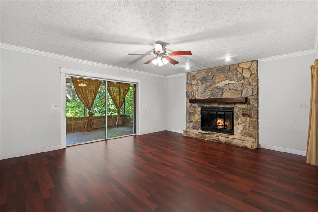 待售: $615,000 (4 贝兹, 2 浴室, 2502 平方英尺)