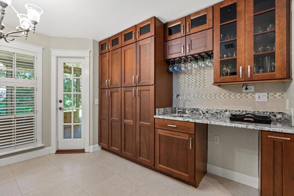 待售: $615,000 (4 贝兹, 2 浴室, 2502 平方英尺)