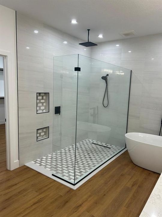 For Rent: $4,000 (4 beds, 2 baths, 2274 Square Feet)