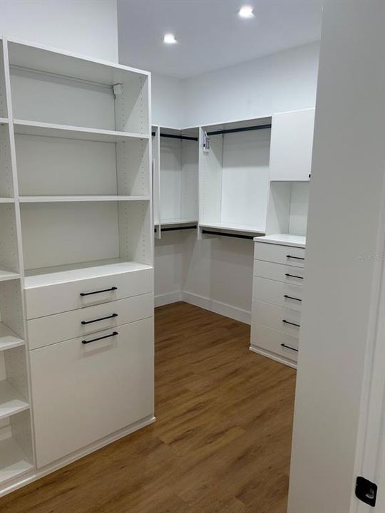 For Rent: $4,000 (4 beds, 2 baths, 2274 Square Feet)