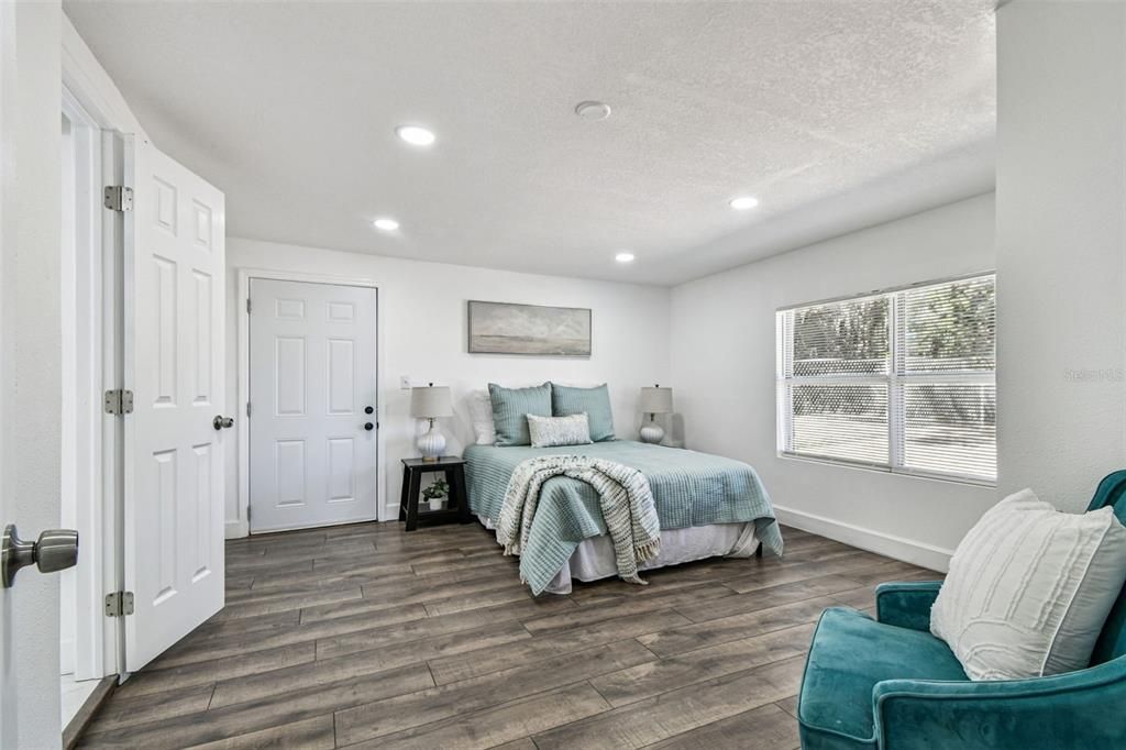 Active With Contract: $359,000 (4 beds, 2 baths, 1677 Square Feet)