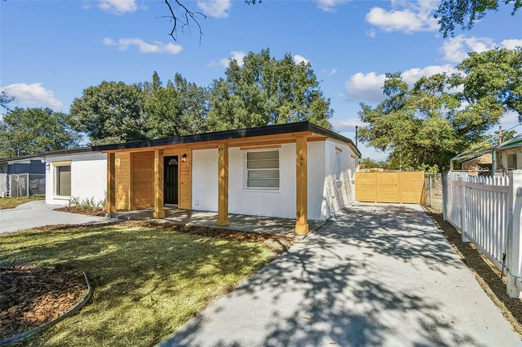 Active With Contract: $359,000 (4 beds, 2 baths, 1677 Square Feet)