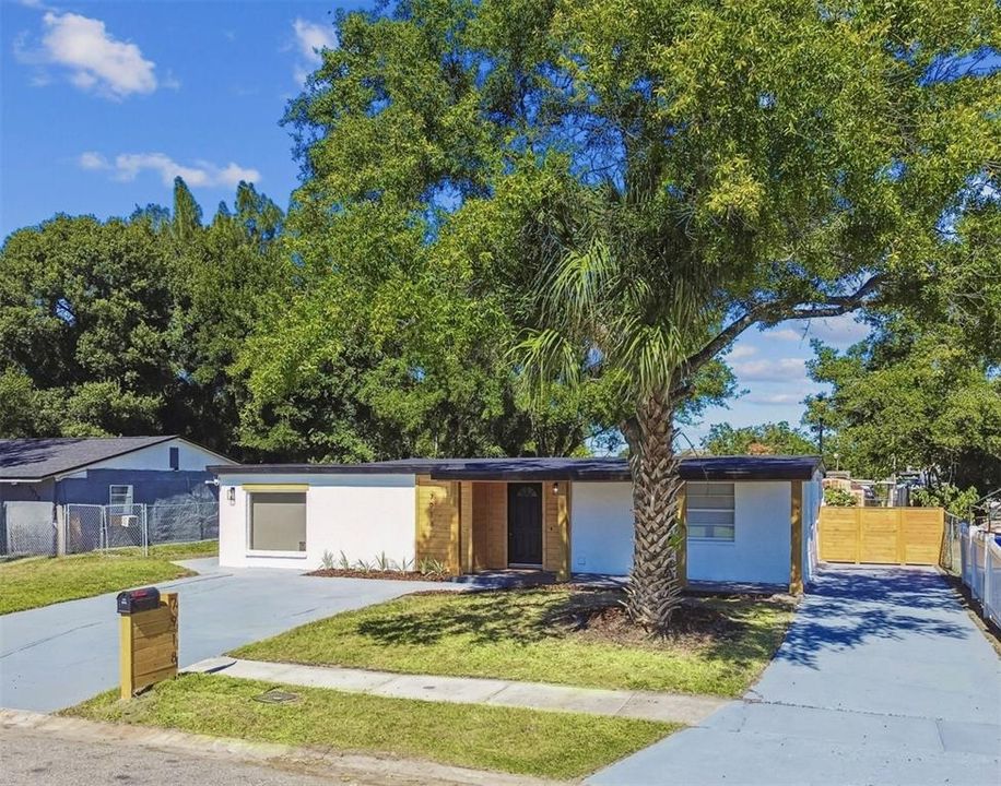 Active With Contract: $359,000 (4 beds, 2 baths, 1677 Square Feet)