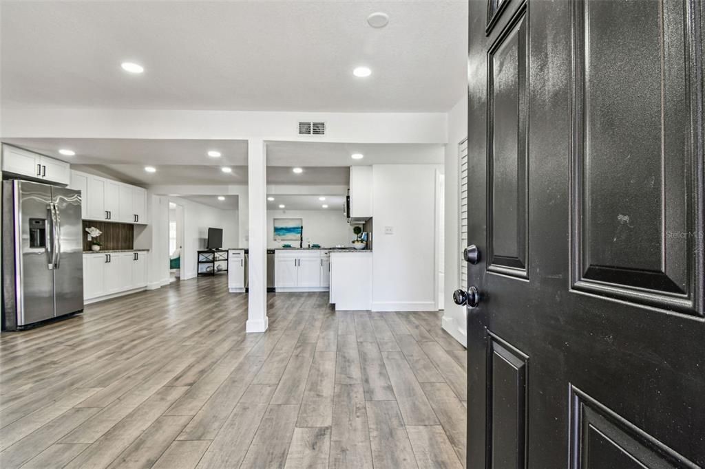 Active With Contract: $359,000 (4 beds, 2 baths, 1677 Square Feet)