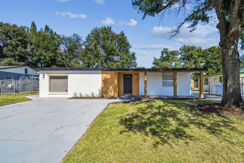 Active With Contract: $359,000 (4 beds, 2 baths, 1677 Square Feet)