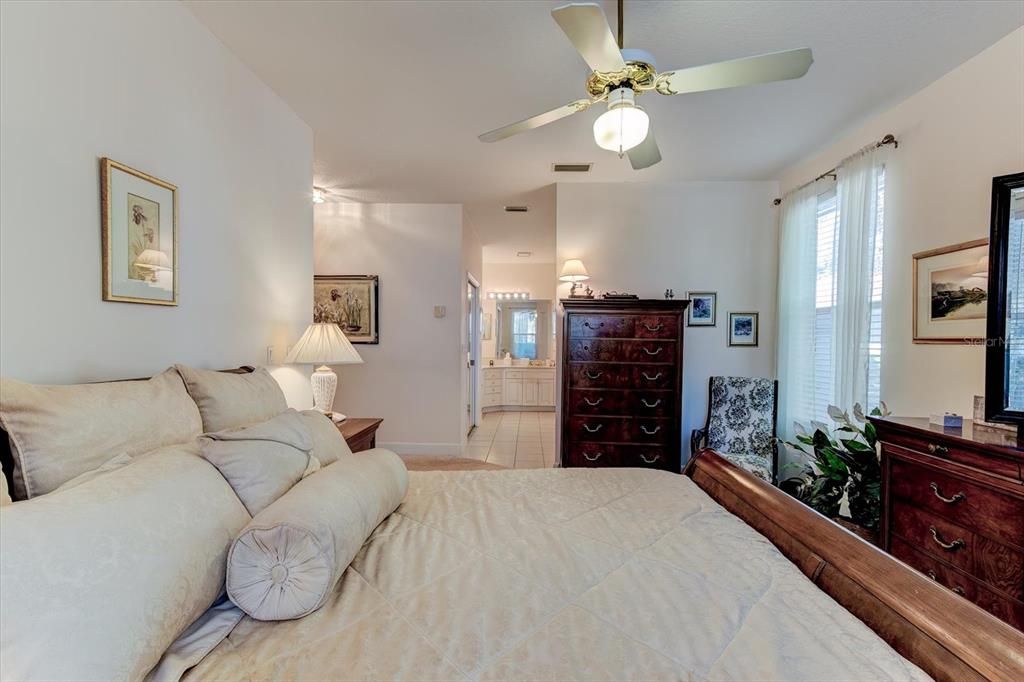 待售: $455,000 (4 贝兹, 2 浴室, 2273 平方英尺)