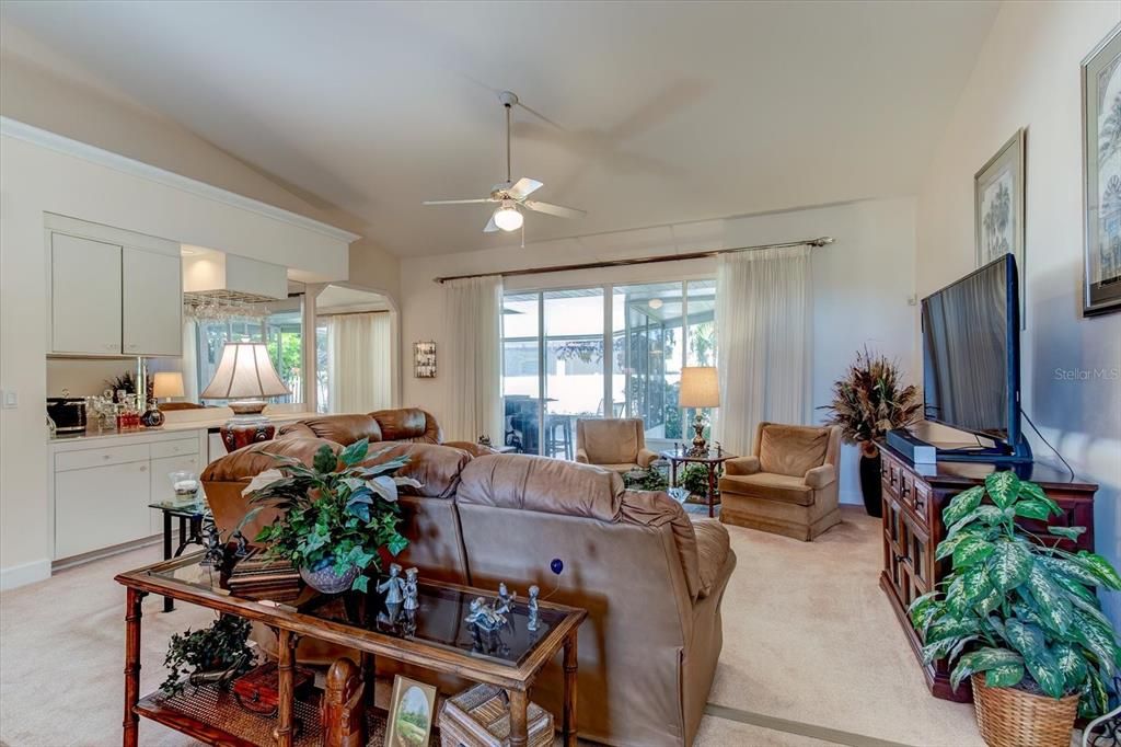 待售: $455,000 (4 贝兹, 2 浴室, 2273 平方英尺)