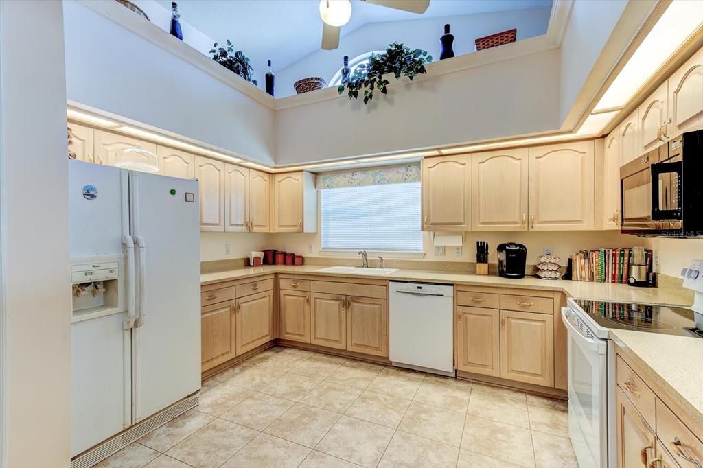 待售: $455,000 (4 贝兹, 2 浴室, 2273 平方英尺)