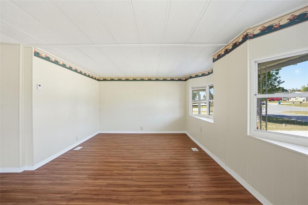 待售: $124,900 (2 贝兹, 2 浴室, 920 平方英尺)