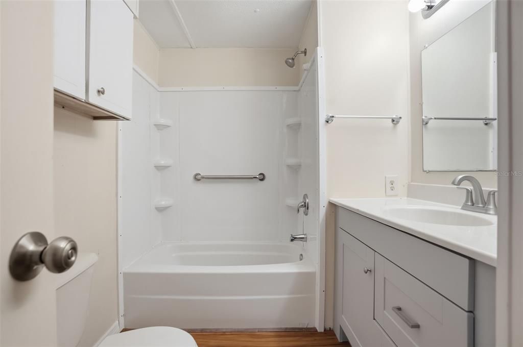 待售: $124,900 (2 贝兹, 2 浴室, 920 平方英尺)