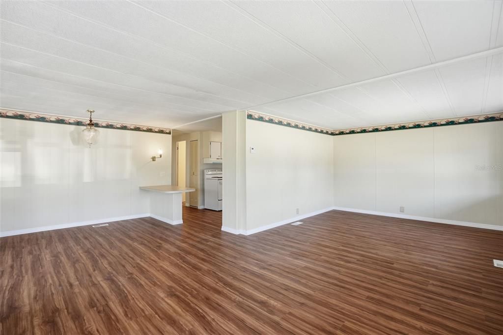 待售: $124,900 (2 贝兹, 2 浴室, 920 平方英尺)