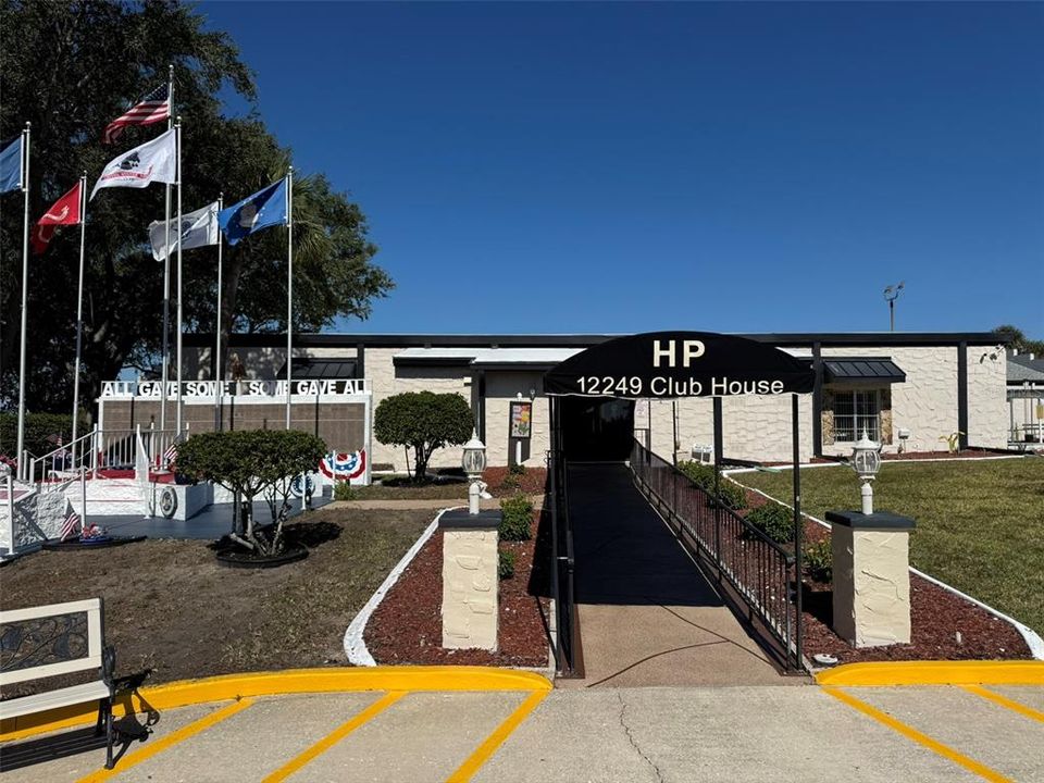 待售: $124,900 (2 贝兹, 2 浴室, 920 平方英尺)