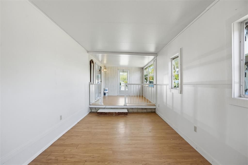 待售: $124,900 (2 贝兹, 2 浴室, 920 平方英尺)