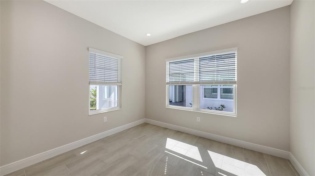 待售: $412,990 (2 贝兹, 2 浴室, 1530 平方英尺)