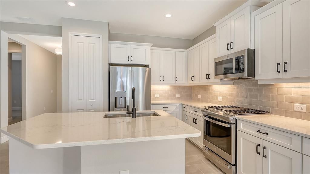 待售: $412,990 (2 贝兹, 2 浴室, 1530 平方英尺)